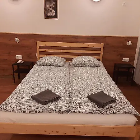 Apartman Vorosmarty Apartment *