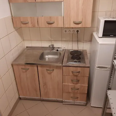 Apartman Vorosmarty Apartment *