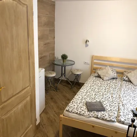 Apartman Vorosmarty Apartment *